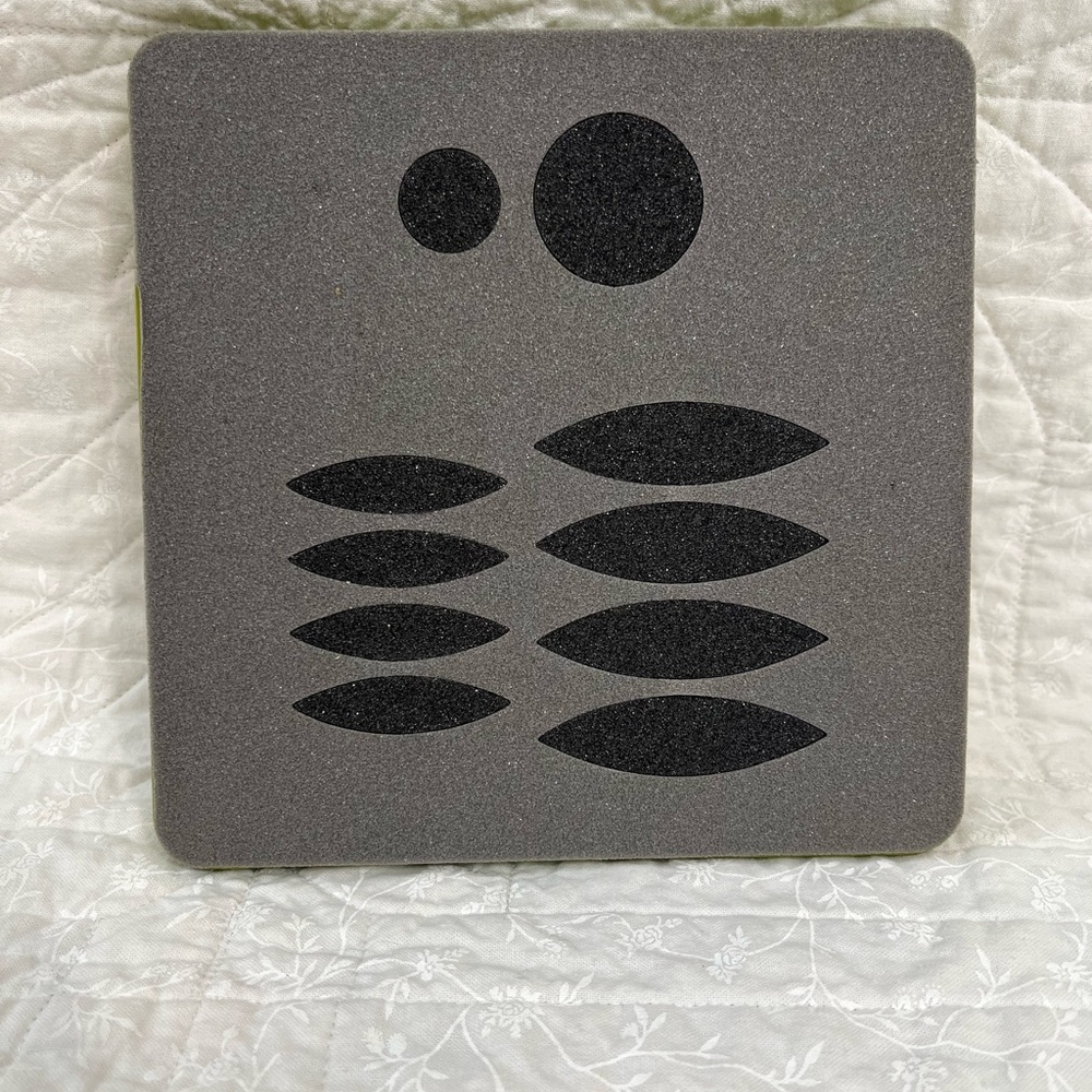Accuquilt Die 55327 Daisy, like new
